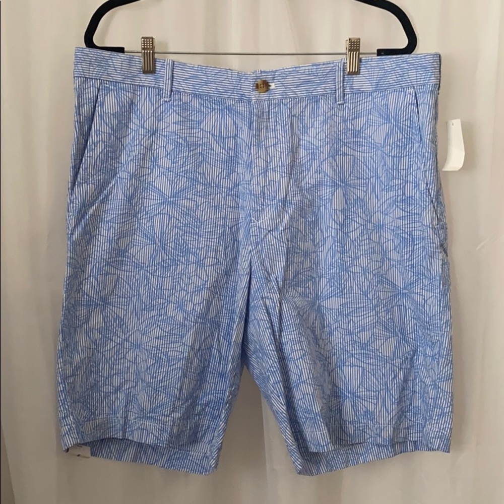 Izod Flat Front printed Shorts